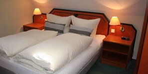 Double Room | Desk, free WiFi, bed sheets