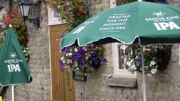 Breakfast, lunch and dinner served