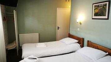 Individually decorated, iron/ironing board, free WiFi, bed sheets
