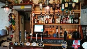 Bar (on property) - The Bell Inn (Witney)