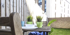 Business House, 4 Bedrooms | Terrace/patio