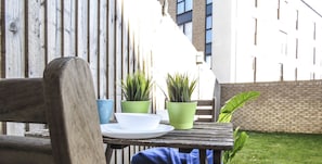 Rumah Bisnis, 4 kamar tidur | Teras/patio