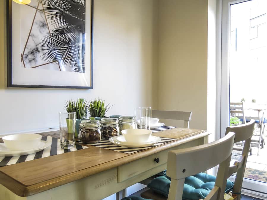 Maison Affaires, 4 chambres | Repas dans la chambre