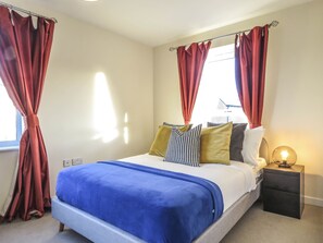 Rumah Bisnis, 4 kamar tidur | 4 kamar tidur, seprai premium, dan tempat tidur bayi