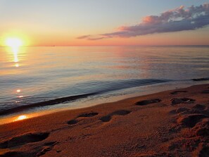 On the beach, sun-loungers, beach towels - Beachfront Getaway on Park Point - Easy Walking Distance to Canal Park (Duluth)