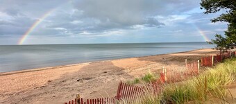 Beachfront Getaway on Park Point - Easy Walking Distance to Canal Park