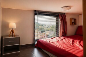 1 chambre, fer et planche à repasser, lit parapluie, Wi-Fi gratuit