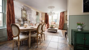 Dining - SOUTH LODGE, Warenford near Belford - sleeps 6 in 4 bedrooms (Belford)