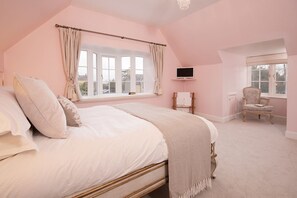 4 間睡房、熨斗/熨衫板、可攜式嬰兒床、免費 Wi-Fi