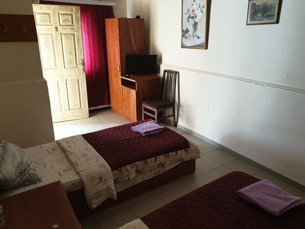 9 Schlafzimmer