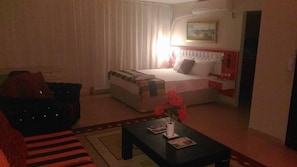Apartment, 3 Schlafzimmer | 3 Schlafzimmer, Schreibtisch, Bügeleisen/Bügelbrett, kostenloses WLAN