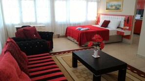 Apartment, 3 Schlafzimmer | 3 Schlafzimmer, Schreibtisch, Bügeleisen/Bügelbrett, kostenloses WLAN
