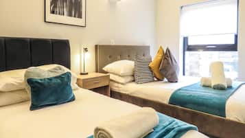 1 bedroom, Egyptian cotton sheets, premium bedding, memory-foam beds