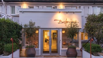 Façade de lâhĂ©bergement - soirĂ©e/nuit