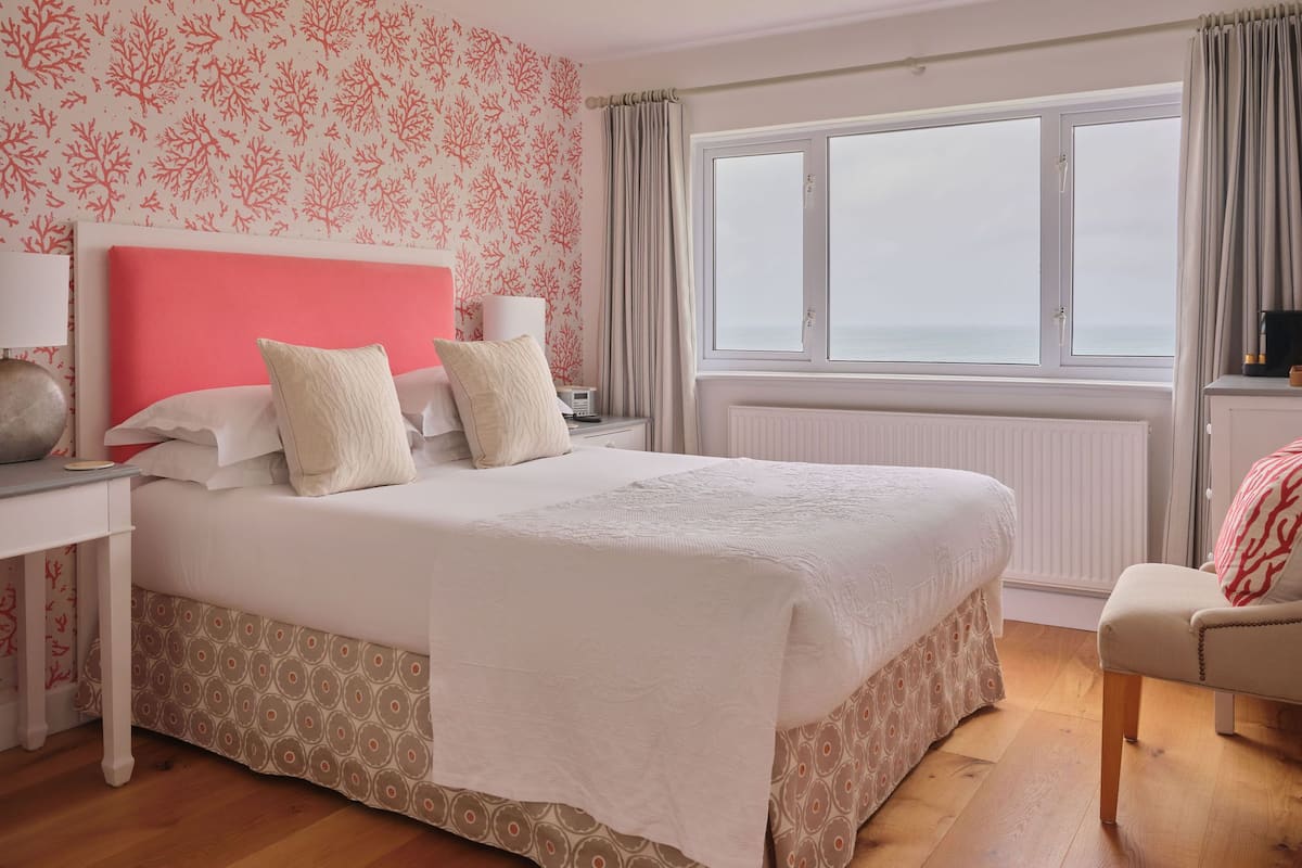 Classic Ocean Views | Biancheria da letto di alta qualità, una cassaforte in camera