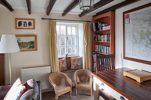 Luxury Cottage, Multiple Beds, Non Smoking | Living area
