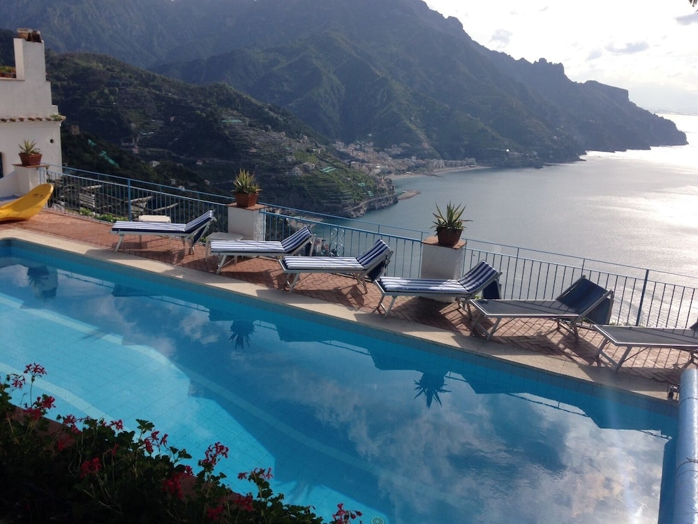 VILLA Porta Donica Ravello great views swimming pool gardens and