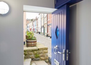 Property entrance - Harbour Cottage (Saltburn-by-the-Sea)