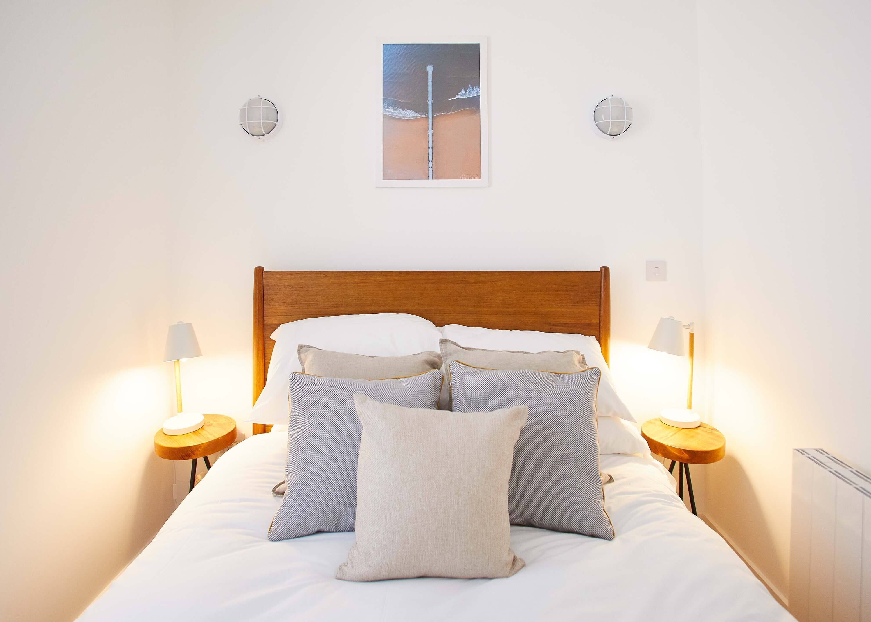 Luxury Cottage, 2 Double Beds, Non Smoking, Harbor View | 2 bedrooms, laptop workspace, iron/ironing board, free WiFi