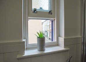 Luxury Cottage, 2 Double Beds, Non Smoking, Harbor View | Bathroom | Shower, hair dryer, towels - Harbour Cottage (Saltburn-by-the-Sea)