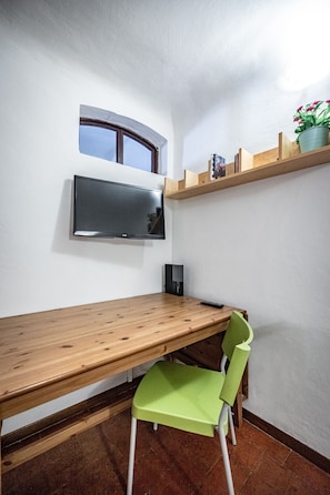 Decoración individual, mobiliario individual, escritorio