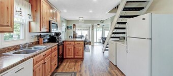 Serenity Lakefront Home on Techumseh Island - Sleeps 6,  2BR, 1.5Bath, Boat Dock