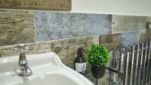 Luxury Apartment, Multiple Beds, Non Smoking, Beach View | Bathroom sink