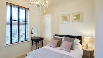 Luxury Apartment, Multiple Beds, Non Smoking, Beach View | 3 bedrooms, desk, laptop workspace, iron/ironing board