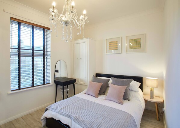 Luxury Apartment, Multiple Beds, Non Smoking, Beach View | 3 bedrooms, desk, laptop workspace, iron/ironing board