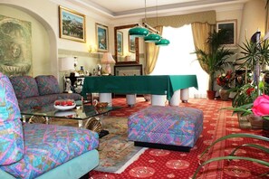 Lobby sitting area - Hotel Parco dei Principi (Anzio)