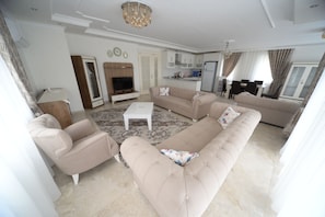Comfort Villa | Living room