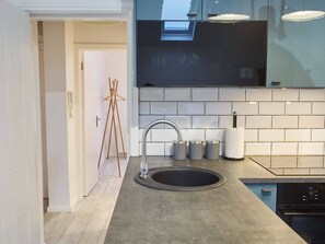 Appartement luxueux, Plusieurs lits, non-fumeur | Cuisine privée | Réfrigérateur, four à micro-ondes, un four, surface de cuisson