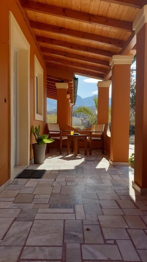 Outdoor dining - Navigator Villas No1 (Corfu)