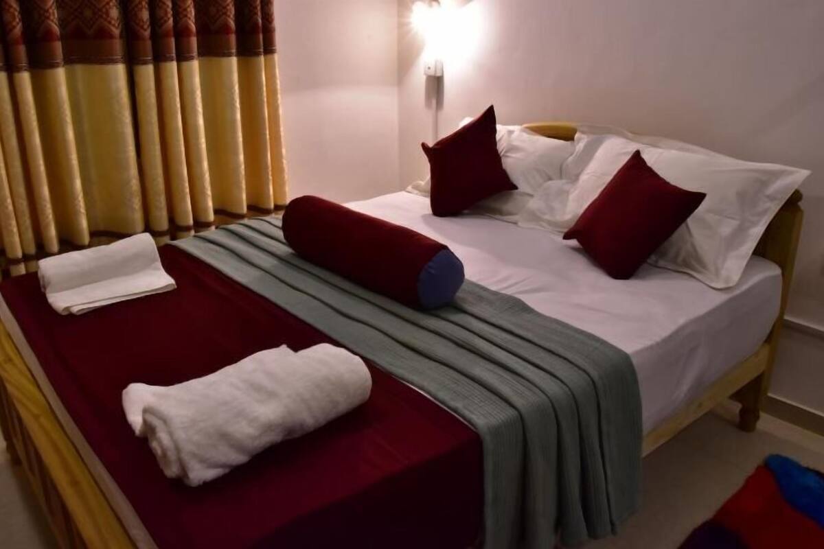 Deluxe kamer, 1 tweepersoonsbed | Een kluis op de kamer, verduisterende gordijnen