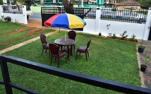 Khu ẩm thực ngoài trời