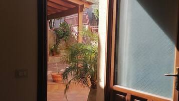 3 chambres, bureau, Wi-Fi gratuit, draps fournis