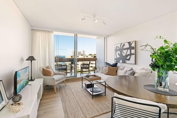 Fully furnished, comfy living space + Balcony with outdoor sitting ... enjoy the view!