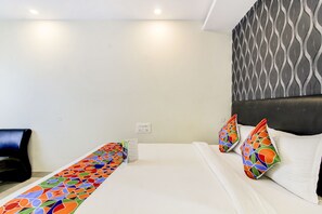Deluxe Room | Desk, free WiFi - FabHotel Sri Mayuri (Hyderabad)