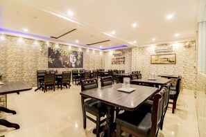 Daily continental breakfast for a fee - FabHotel Sri Mayuri (Hyderabad)