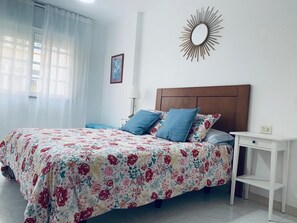 3 sovrum, strykjärn/strykbräda och sängkläder