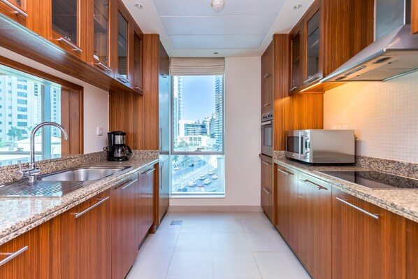 Private kitchen - Deluxe Holiday Homes - Attessa Tower (Dubai)