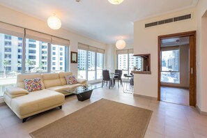 Living room - Deluxe Holiday Homes - Attessa Tower (Dubai)