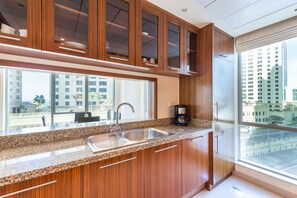 Private kitchen - Deluxe Holiday Homes - Attessa Tower (Dubai)