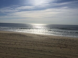In Strandnähe, Liegestühle, Strandtücher