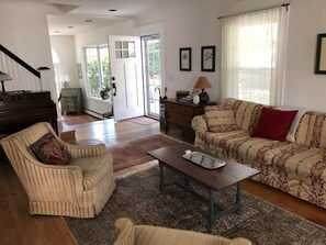 Smart TV, fireplace, DVD player, books - Dreaming of summer in Spring Lake! (Spring Lake)