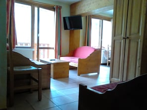 Living area - Very comfortable apartment in Lanslevillard Vanoise feet and tracks (Lanslevillard)