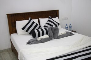Desk, soundproofing, free WiFi - Green Garden Resort (Habarana)