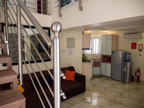 Televisión de pantalla plana de 40 pulgadas con canales vía satélite 