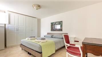 4 Schlafzimmer, Bügeleisen/Bügelbrett, WLAN, Bettwäsche