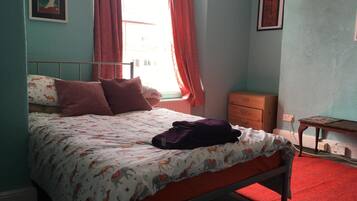 Basic Double Room, 1 Double Bed, Non Smoking, City View | Free WiFi, bed sheets